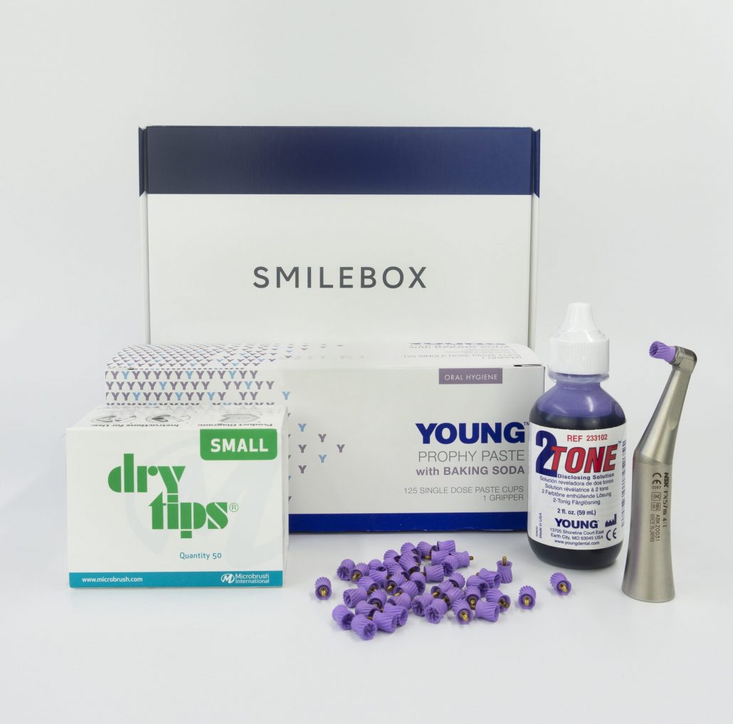 Die Smilebox enthält ein komplettes Set für die professionelle Zahnreinigung.