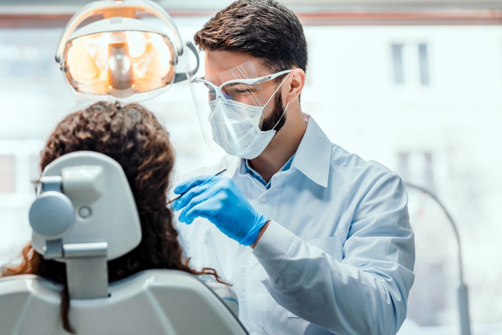 Wirksamer Selbstschutz ist in der Zahnarztpraxis essenziell