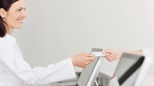 Elektronische Ersatzbescheinigung (eEB): Was ZFA jetzt wissen müssen