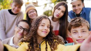 Teenager-Gehirn verstehen: So motivierst du Jugendliche für ihre Zahngesundheit