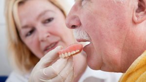 Was tun, wenn der Zahnersatz plötzlich fehlt?