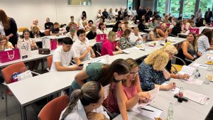 Für Deine Karriere geht es jetzt steil bergauf – mit den Aufstiegs-Fortbildungen der Haranni-Academie